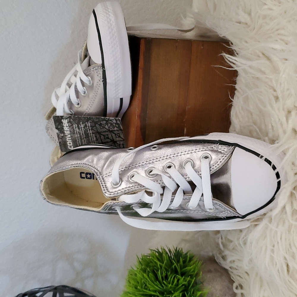 NIB Silver Converse All Stars, sz 7